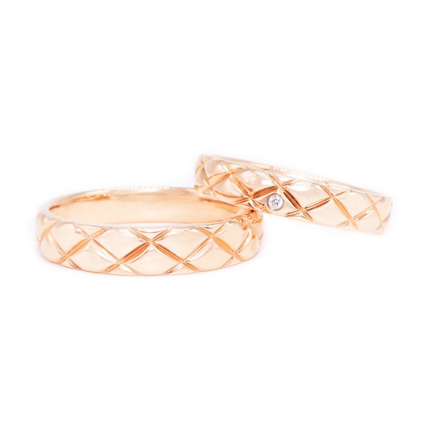 18 carat rose-gold checker board pattern wedding band set