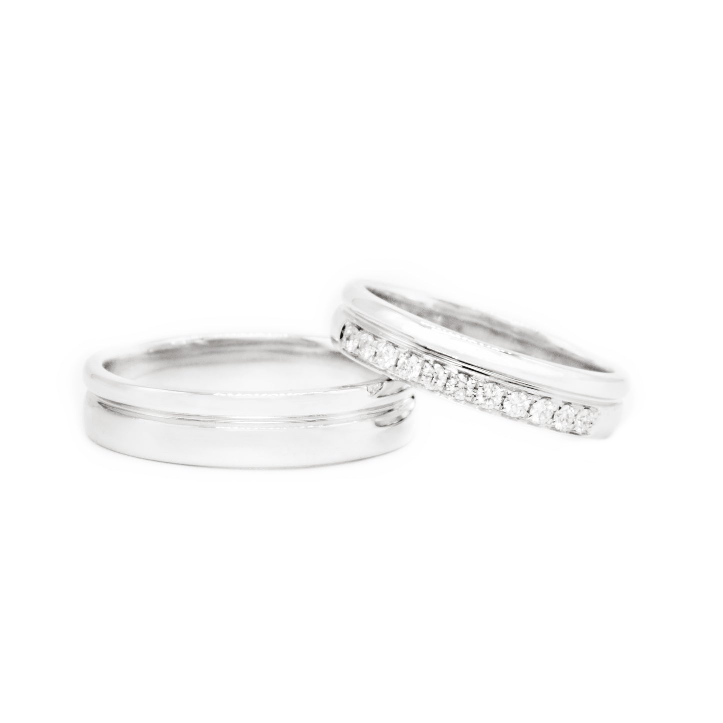 18 carat white gold Signature "Trust" wedding band set