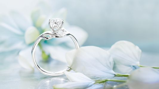 Crayon — Custom Made Diamond Engagement Ring