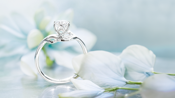 Crayon — Custom Made Diamond Engagement Ring