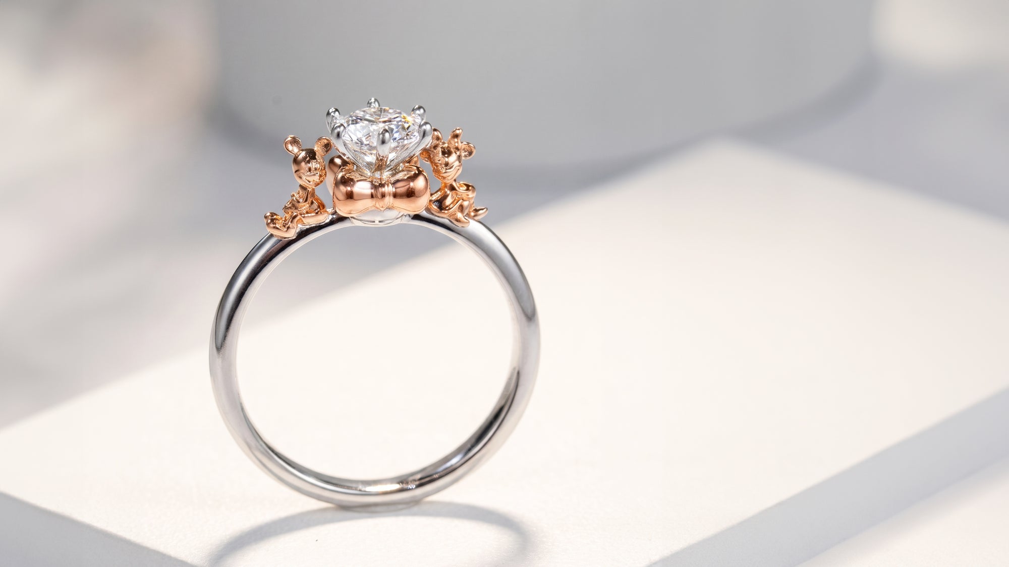 The Bespoke "Fantasy" Commission: Two-Tone Sculptural Architecture and Micro-Motif Haute Joaillerie