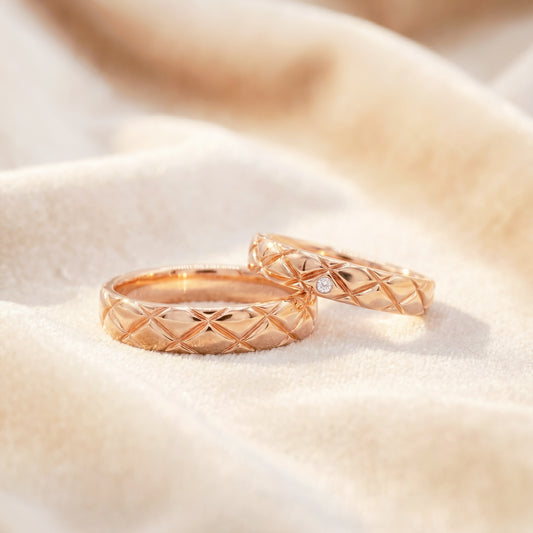 18 carat white-gold Signature "Adora" wedding band