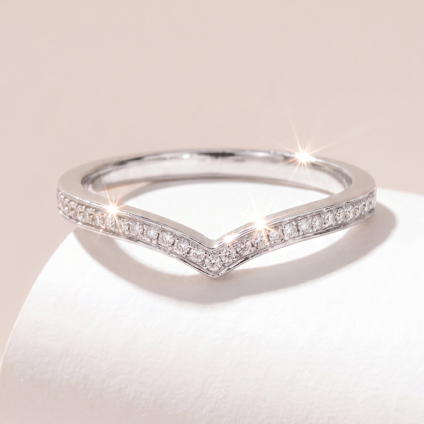 18 carat white-gold classic tiara diamond ring