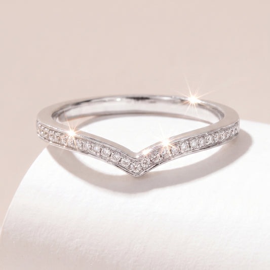 18 carat white-gold classic tiara diamond ring