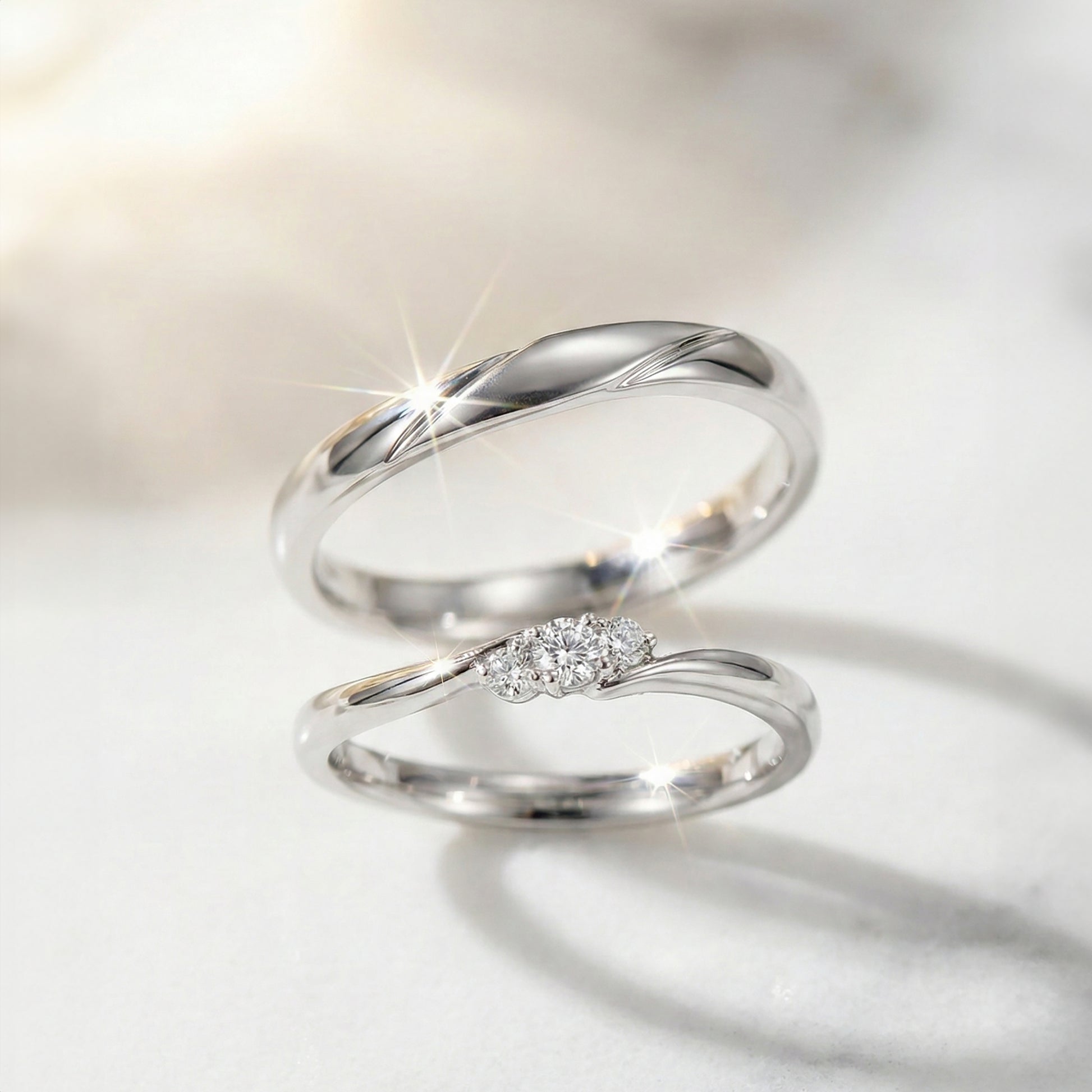 18 carat white gold Signature "Exquis" wedding band set