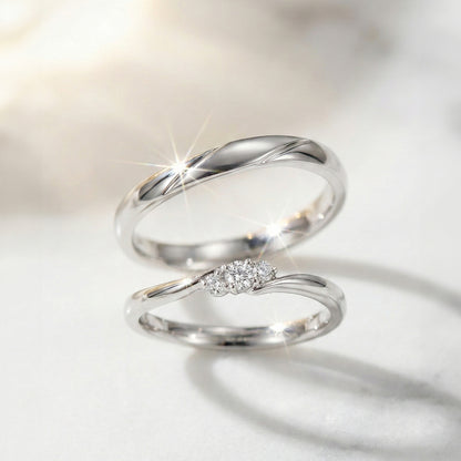 18 carat white gold Signature "Exquis" wedding band set