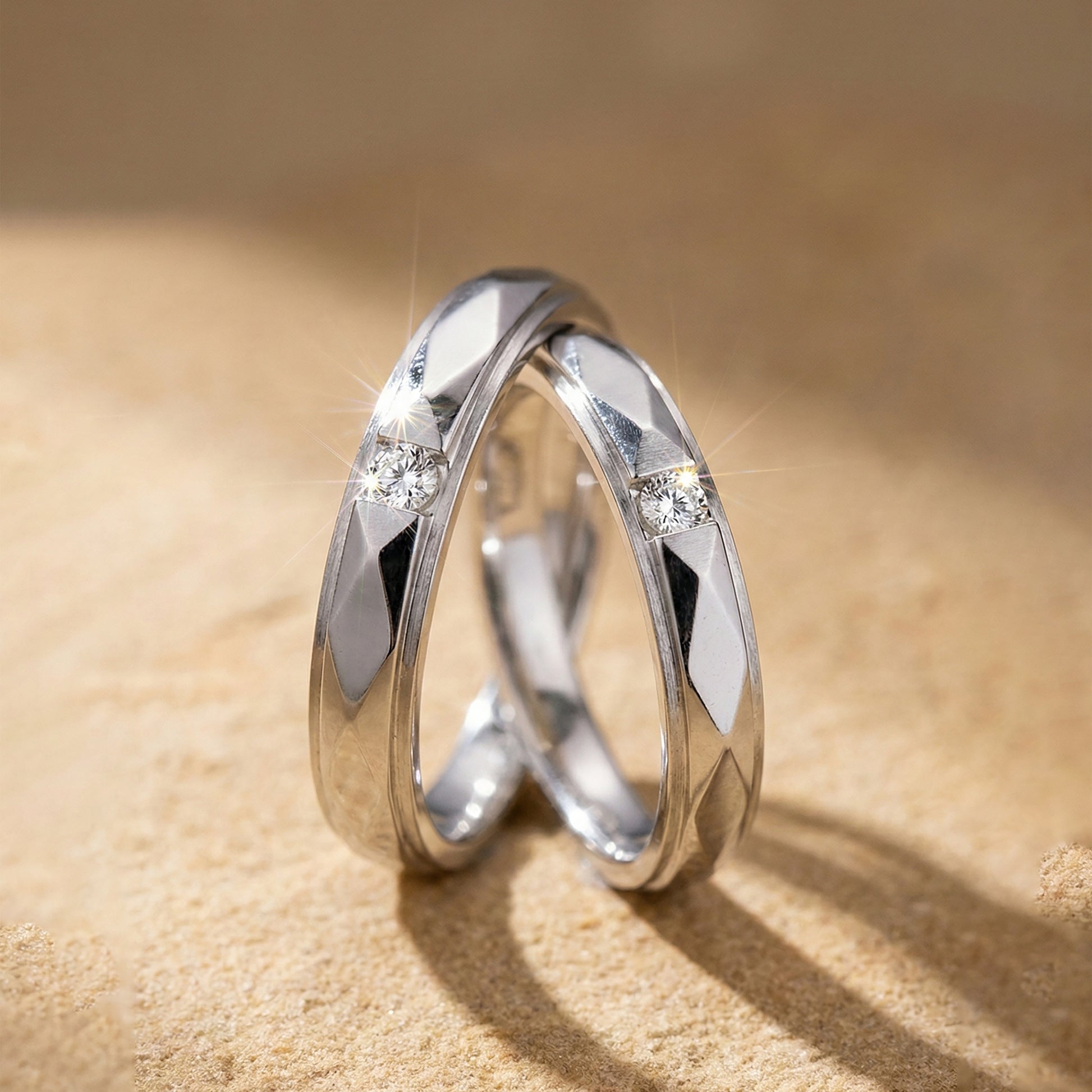 18 carat white-gold Signature "Lueur" wedding band