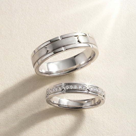 18 carat white gold Signature "Solemn" wedding band