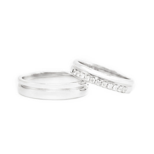 18 carat white gold Signature "Trust" wedding band set